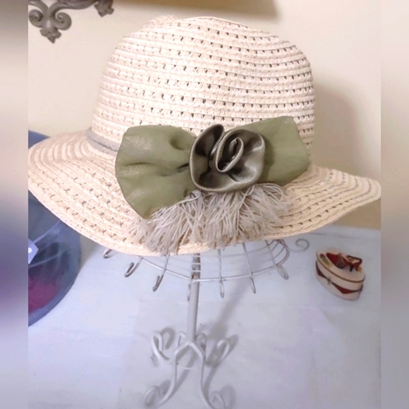 Cream Color Casual Hat - Picture 10 of 16